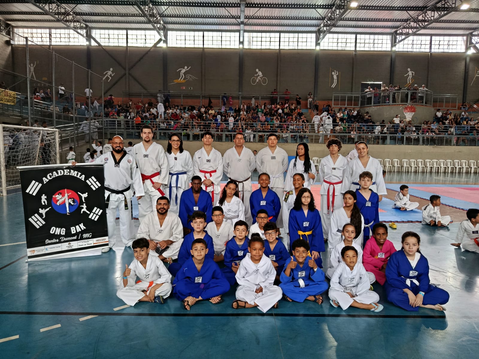 Academia Ong Bak de Santos Dumont conquista 48 medalhas em Festival de Taekwondo em Barbacena